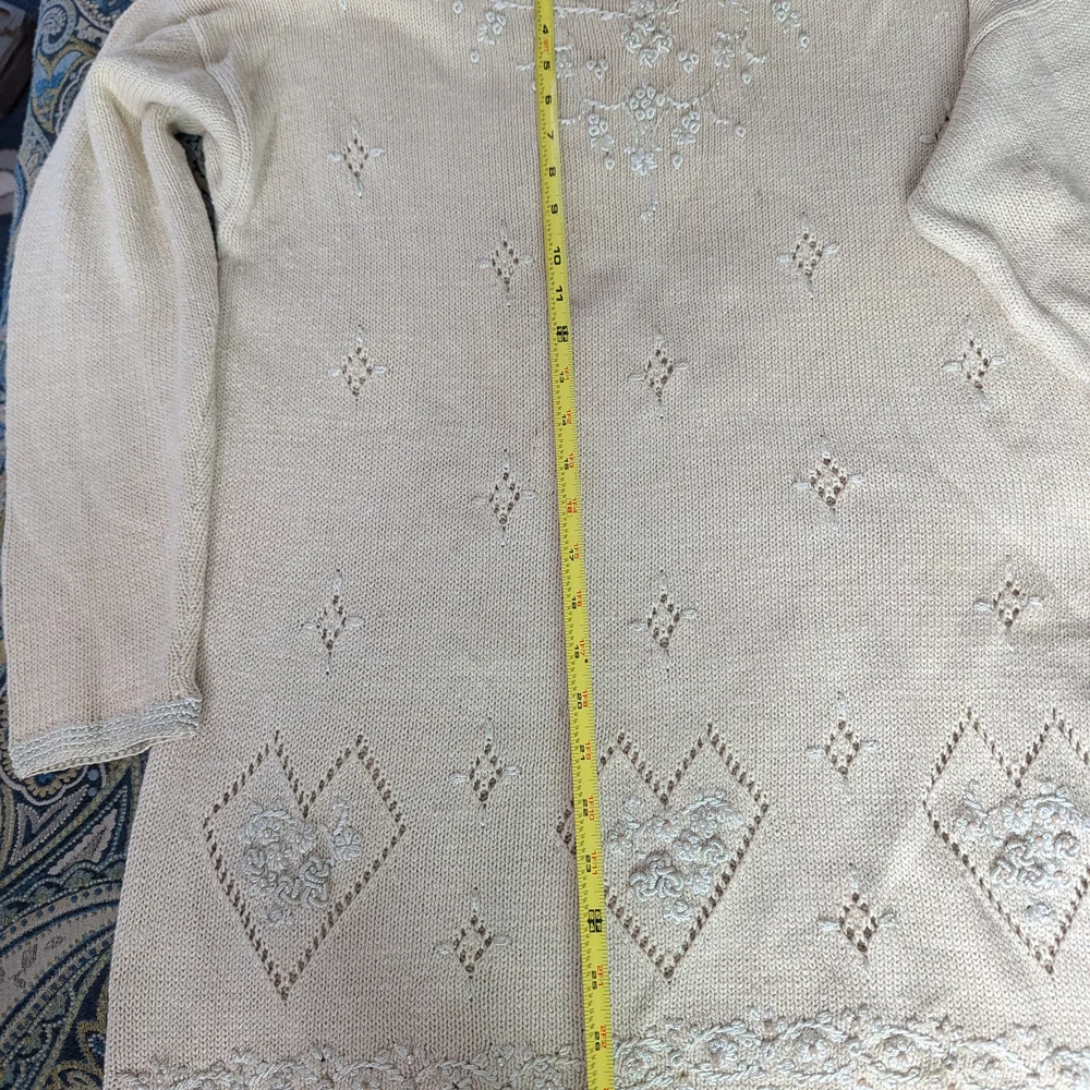 Carolyn Taylor Cream Sweater with Lace Details - Picture 4 of 10